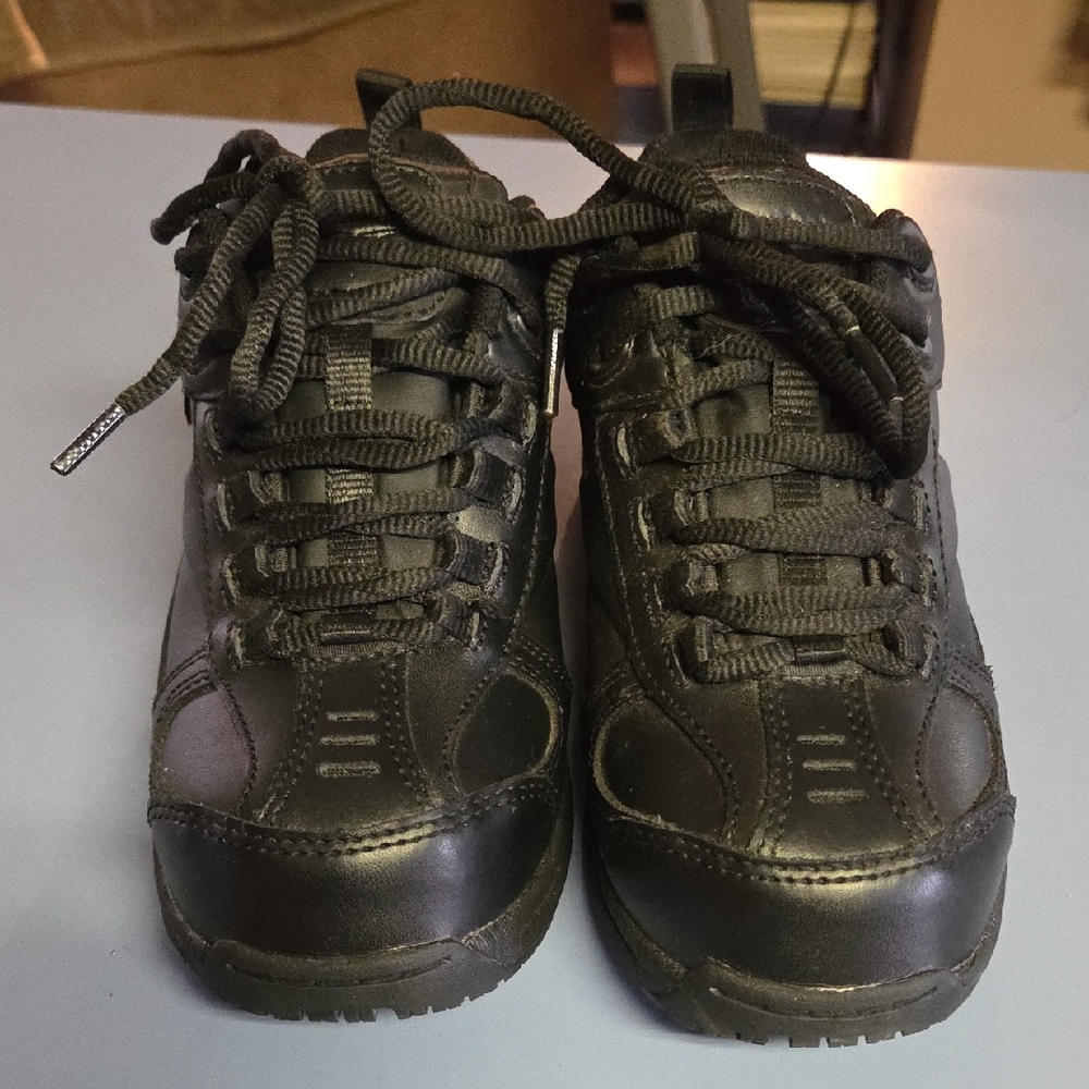 NWOT Reebok Steel toe Non Slip Black Sneakers